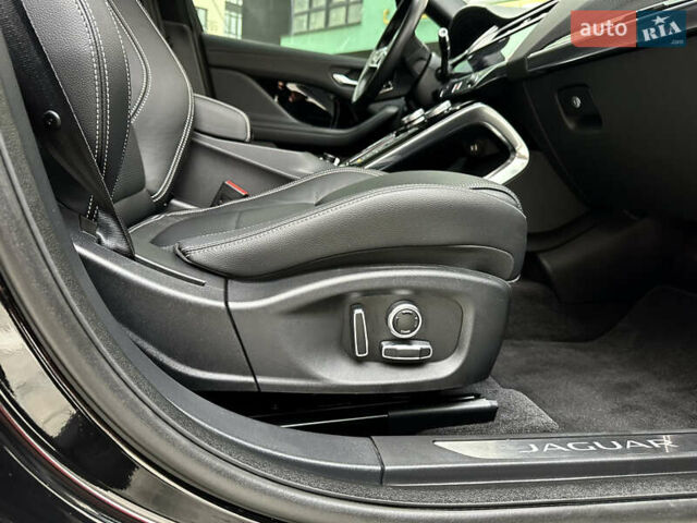 Черный Ягуар I-Pace, объемом двигателя 0 л и пробегом 62 тыс. км за 31800 $, фото 36 на Automoto.ua