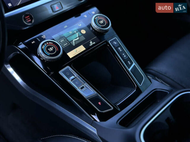 Черный Ягуар I-Pace, объемом двигателя 0 л и пробегом 34 тыс. км за 31400 $, фото 24 на Automoto.ua
