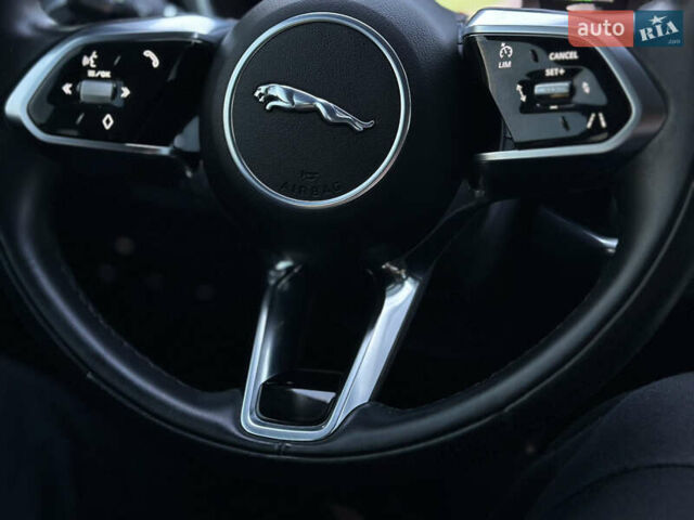 Черный Ягуар I-Pace, объемом двигателя 0 л и пробегом 34 тыс. км за 31400 $, фото 30 на Automoto.ua