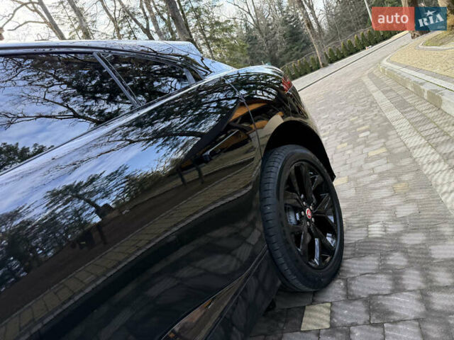Черный Ягуар I-Pace, объемом двигателя 0 л и пробегом 90 тыс. км за 26999 $, фото 28 на Automoto.ua