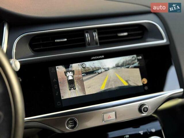Черный Ягуар I-Pace, объемом двигателя 0 л и пробегом 141 тыс. км за 29999 $, фото 29 на Automoto.ua