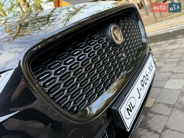 Черный Ягуар I-Pace, объемом двигателя 0 л и пробегом 90 тыс. км за 26999 $, фото 6 на Automoto.ua