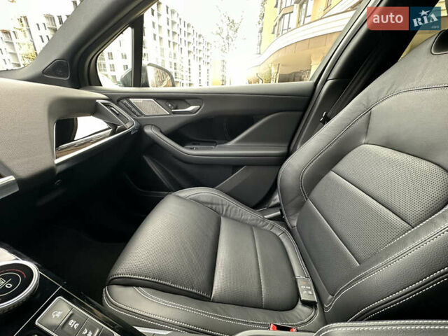 Чорний Ягуар I-Pace, об'ємом двигуна 0 л та пробігом 19 тис. км за 35000 $, фото 35 на Automoto.ua