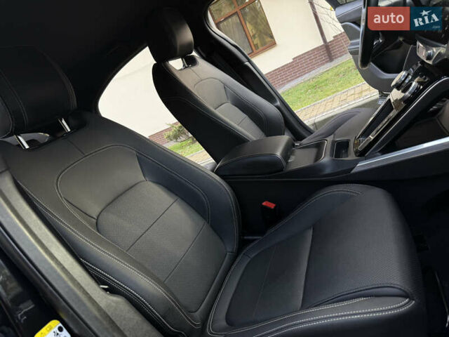 Черный Ягуар I-Pace, объемом двигателя 0 л и пробегом 90 тыс. км за 26999 $, фото 78 на Automoto.ua