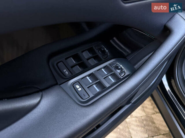 Черный Ягуар I-Pace, объемом двигателя 0 л и пробегом 90 тыс. км за 26999 $, фото 56 на Automoto.ua