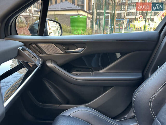 Чорний Ягуар I-Pace, об'ємом двигуна 0 л та пробігом 39 тис. км за 30900 $, фото 61 на Automoto.ua