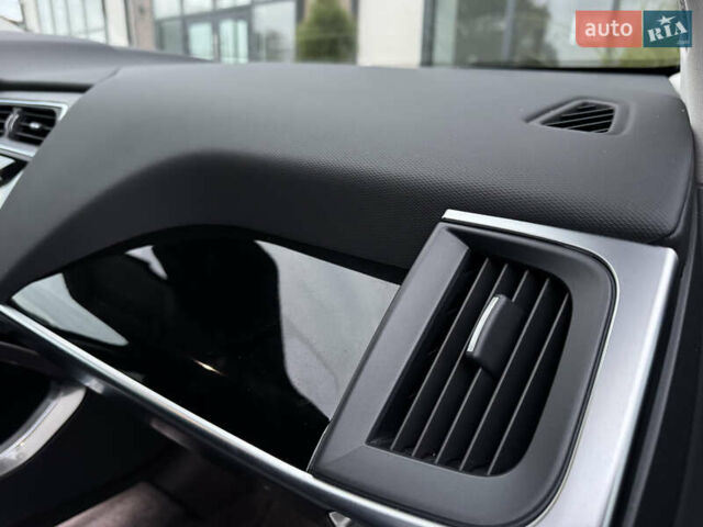 Черный Ягуар I-Pace, объемом двигателя 0 л и пробегом 91 тыс. км за 24900 $, фото 56 на Automoto.ua