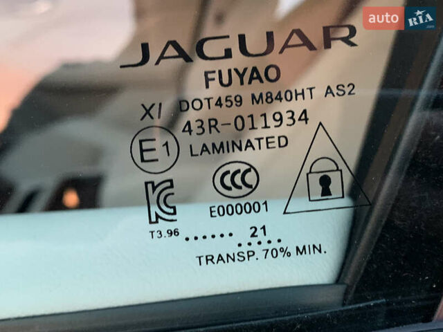 Черный Ягуар I-Pace, объемом двигателя 0 л и пробегом 77 тыс. км за 35550 $, фото 40 на Automoto.ua