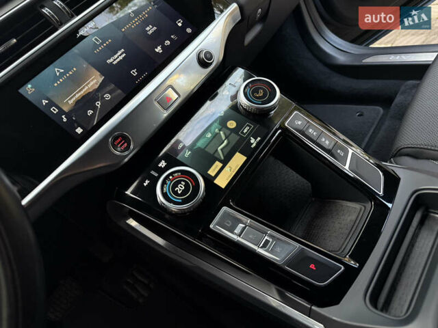 Черный Ягуар I-Pace, объемом двигателя 0 л и пробегом 90 тыс. км за 26999 $, фото 61 на Automoto.ua