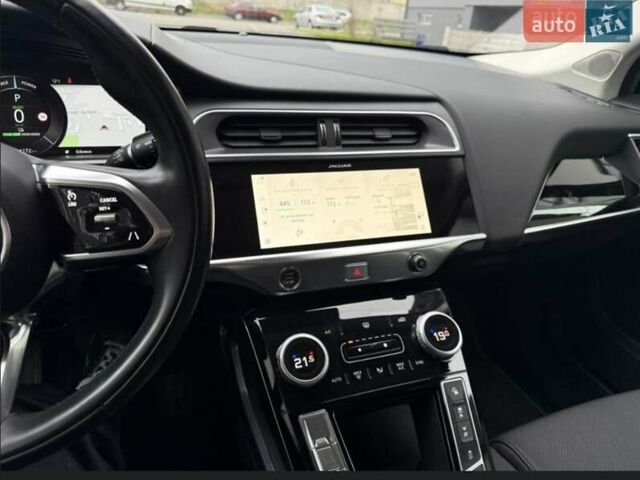 Чорний Ягуар I-Pace, об'ємом двигуна 0 л та пробігом 87 тис. км за 27000 $, фото 9 на Automoto.ua