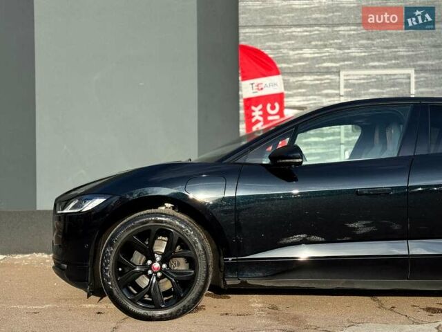 Черный Ягуар I-Pace, объемом двигателя 0 л и пробегом 141 тыс. км за 29999 $, фото 4 на Automoto.ua