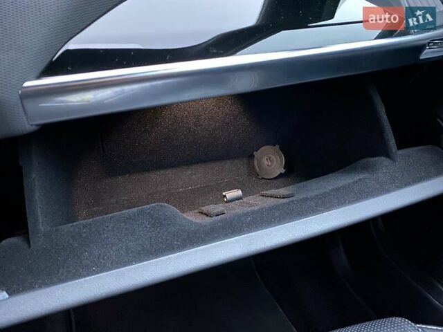 Черный Ягуар I-Pace, объемом двигателя 0 л и пробегом 85 тыс. км за 29900 $, фото 63 на Automoto.ua