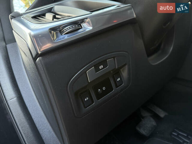 Черный Ягуар I-Pace, объемом двигателя 0 л и пробегом 90 тыс. км за 26999 $, фото 64 на Automoto.ua