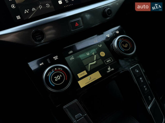 Черный Ягуар I-Pace, объемом двигателя 0 л и пробегом 90 тыс. км за 26999 $, фото 91 на Automoto.ua