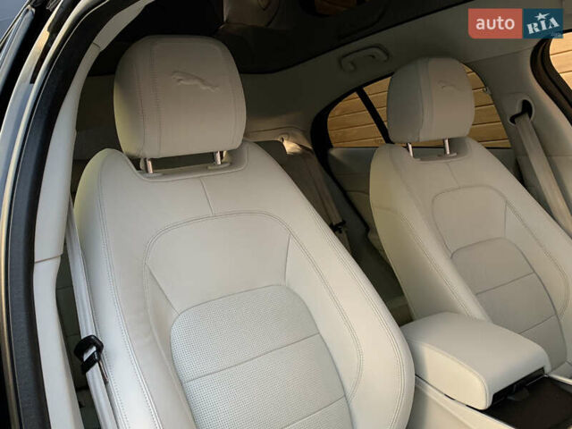 Черный Ягуар I-Pace, объемом двигателя 0 л и пробегом 77 тыс. км за 35550 $, фото 80 на Automoto.ua