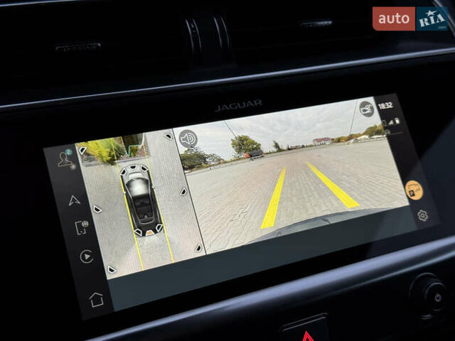 Черный Ягуар I-Pace, объемом двигателя 0 л и пробегом 91 тыс. км за 24900 $, фото 70 на Automoto.ua