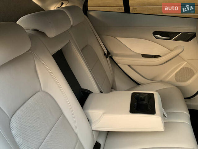 Черный Ягуар I-Pace, объемом двигателя 0 л и пробегом 77 тыс. км за 35550 $, фото 94 на Automoto.ua