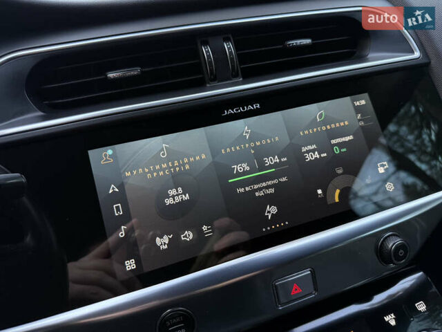 Черный Ягуар I-Pace, объемом двигателя 0 л и пробегом 90 тыс. км за 26999 $, фото 87 на Automoto.ua