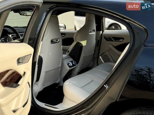 Черный Ягуар I-Pace, объемом двигателя 0 л и пробегом 141 тыс. км за 29999 $, фото 14 на Automoto.ua