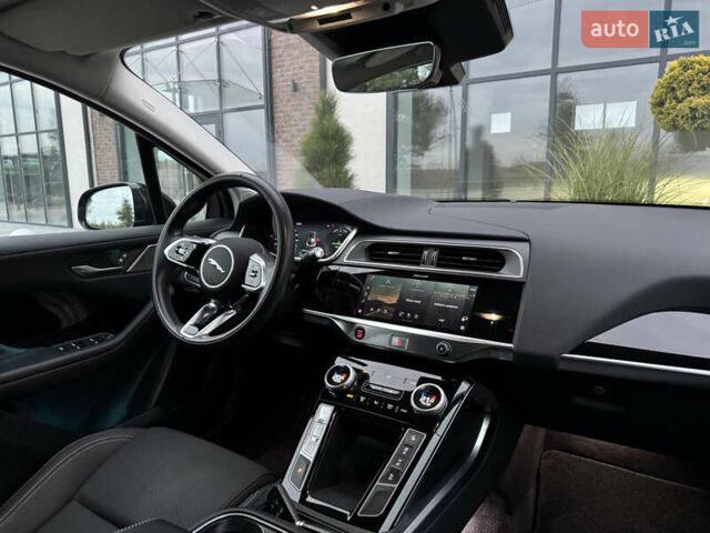 Черный Ягуар I-Pace, объемом двигателя 0 л и пробегом 91 тыс. км за 24900 $, фото 51 на Automoto.ua