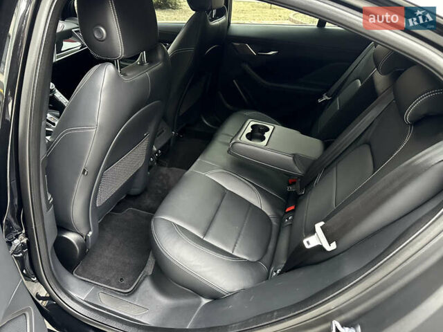 Чорний Ягуар I-Pace, об'ємом двигуна 0 л та пробігом 63 тис. км за 31900 $, фото 29 на Automoto.ua