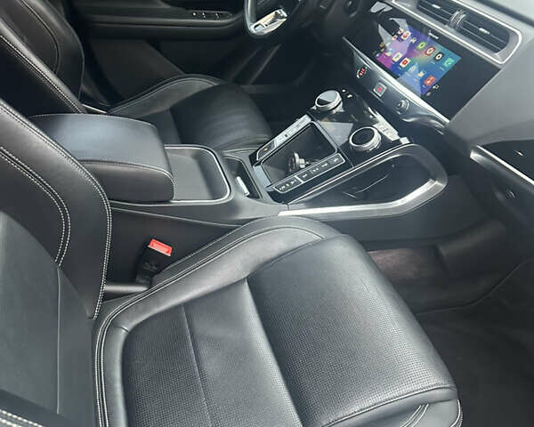 Черный Ягуар I-Pace, объемом двигателя 0 л и пробегом 70 тыс. км за 37777 $, фото 7 на Automoto.ua