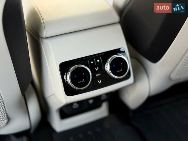 Черный Ягуар I-Pace, объемом двигателя 0 л и пробегом 141 тыс. км за 29999 $, фото 16 на Automoto.ua