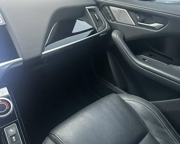 Черный Ягуар I-Pace, объемом двигателя 0 л и пробегом 70 тыс. км за 37777 $, фото 14 на Automoto.ua