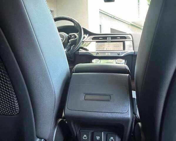 Черный Ягуар I-Pace, объемом двигателя 0 л и пробегом 93 тыс. км за 29999 $, фото 29 на Automoto.ua