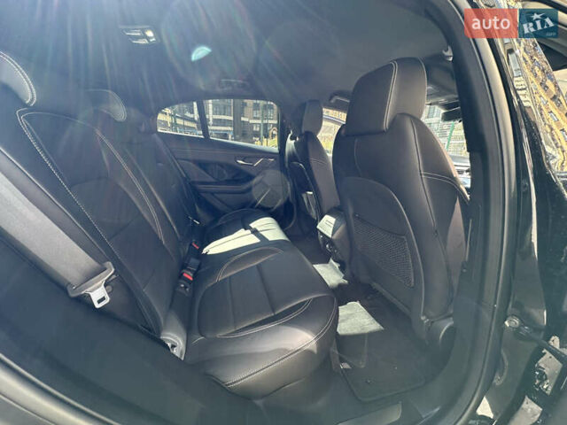 Черный Ягуар I-Pace, объемом двигателя 0 л и пробегом 57 тыс. км за 33400 $, фото 44 на Automoto.ua