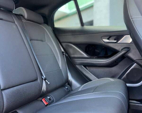 Черный Ягуар I-Pace, объемом двигателя 0 л и пробегом 93 тыс. км за 29999 $, фото 28 на Automoto.ua