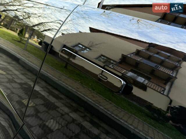 Черный Ягуар I-Pace, объемом двигателя 0 л и пробегом 90 тыс. км за 26999 $, фото 13 на Automoto.ua