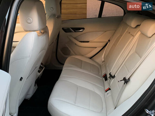 Черный Ягуар I-Pace, объемом двигателя 0 л и пробегом 77 тыс. км за 35550 $, фото 72 на Automoto.ua