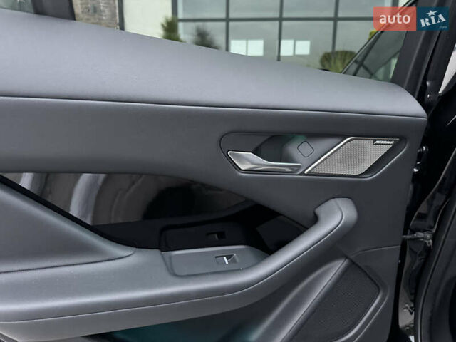Черный Ягуар I-Pace, объемом двигателя 0 л и пробегом 91 тыс. км за 24900 $, фото 43 на Automoto.ua