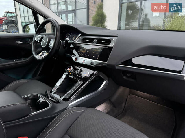 Черный Ягуар I-Pace, объемом двигателя 0 л и пробегом 91 тыс. км за 24900 $, фото 57 на Automoto.ua