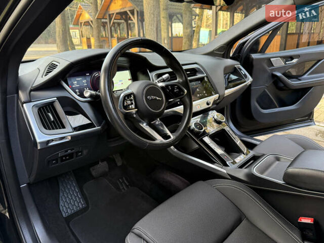 Черный Ягуар I-Pace, объемом двигателя 0 л и пробегом 90 тыс. км за 26999 $, фото 54 на Automoto.ua
