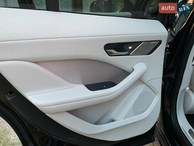 Черный Ягуар I-Pace, объемом двигателя 0 л и пробегом 77 тыс. км за 35550 $, фото 71 на Automoto.ua