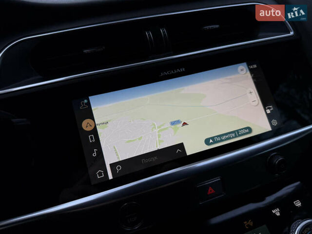 Черный Ягуар I-Pace, объемом двигателя 0 л и пробегом 90 тыс. км за 26999 $, фото 85 на Automoto.ua