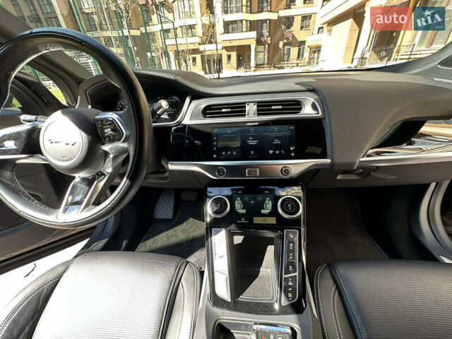 Черный Ягуар I-Pace, объемом двигателя 0 л и пробегом 57 тыс. км за 33400 $, фото 42 на Automoto.ua
