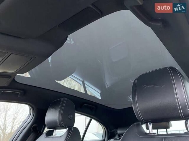 Черный Ягуар I-Pace, объемом двигателя 0 л и пробегом 85 тыс. км за 29900 $, фото 10 на Automoto.ua