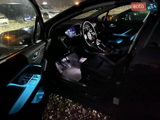 Черный Ягуар I-Pace, объемом двигателя 0 л и пробегом 85 тыс. км за 29900 $, фото 2 на Automoto.ua