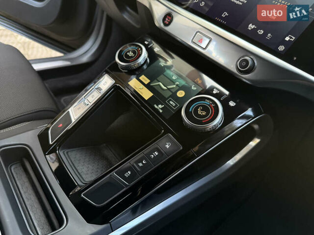 Черный Ягуар I-Pace, объемом двигателя 0 л и пробегом 90 тыс. км за 26999 $, фото 80 на Automoto.ua