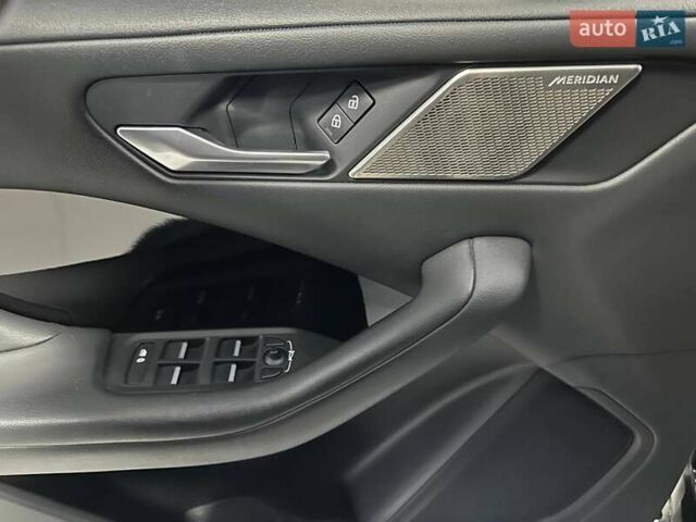 Черный Ягуар I-Pace, объемом двигателя 0 л и пробегом 81 тыс. км за 29900 $, фото 9 на Automoto.ua