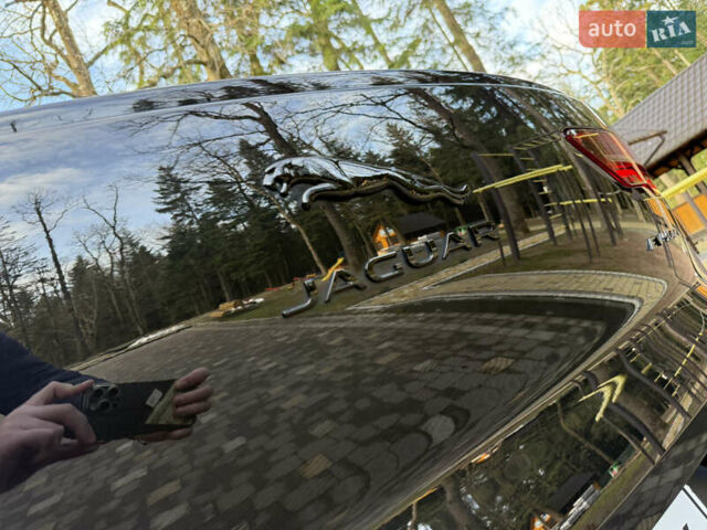 Черный Ягуар I-Pace, объемом двигателя 0 л и пробегом 90 тыс. км за 26999 $, фото 37 на Automoto.ua