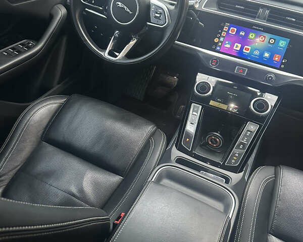 Черный Ягуар I-Pace, объемом двигателя 0 л и пробегом 70 тыс. км за 37777 $, фото 10 на Automoto.ua