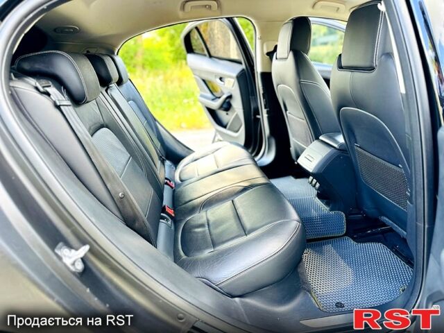Черный Ягуар I-Pace, объемом двигателя 0.29 л и пробегом 24 тыс. км за 29900 $, фото 8 на Automoto.ua
