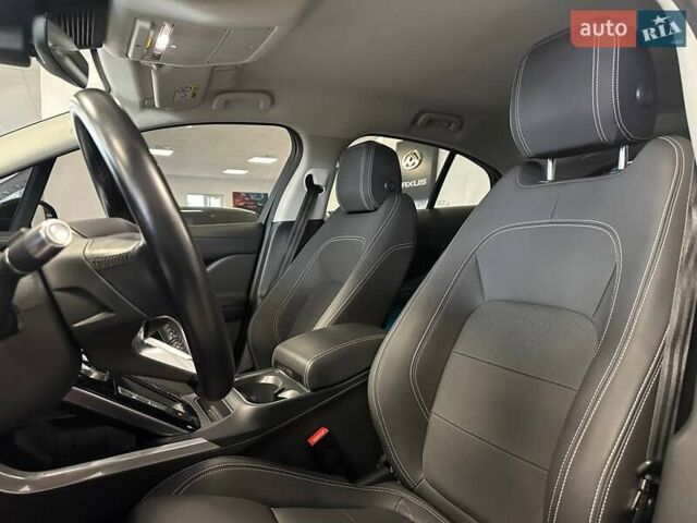 Черный Ягуар I-Pace, объемом двигателя 0 л и пробегом 81 тыс. км за 31900 $, фото 11 на Automoto.ua