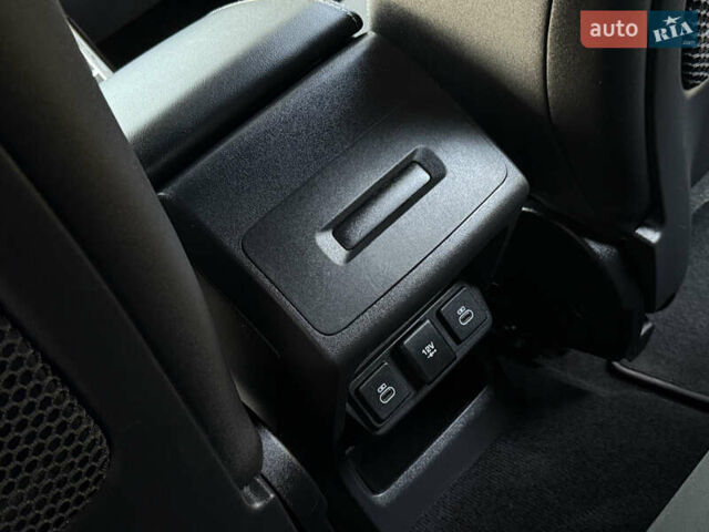 Черный Ягуар I-Pace, объемом двигателя 0 л и пробегом 90 тыс. км за 26999 $, фото 70 на Automoto.ua