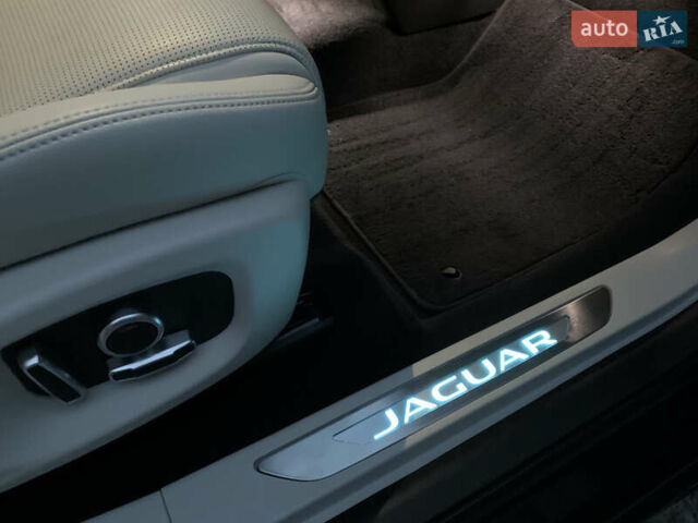 Черный Ягуар I-Pace, объемом двигателя 0 л и пробегом 77 тыс. км за 35550 $, фото 95 на Automoto.ua
