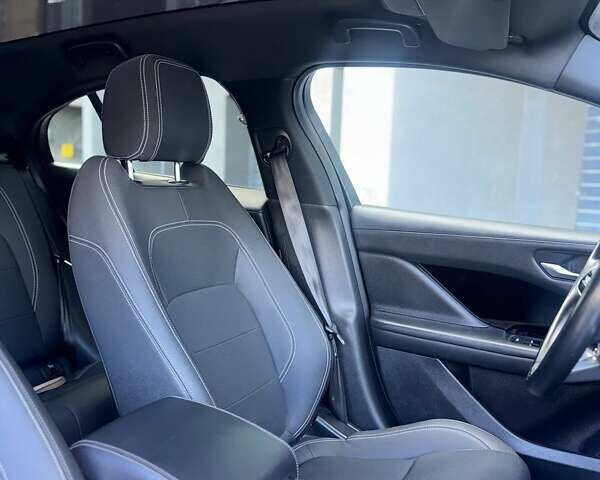 Черный Ягуар I-Pace, объемом двигателя 0 л и пробегом 93 тыс. км за 29999 $, фото 26 на Automoto.ua
